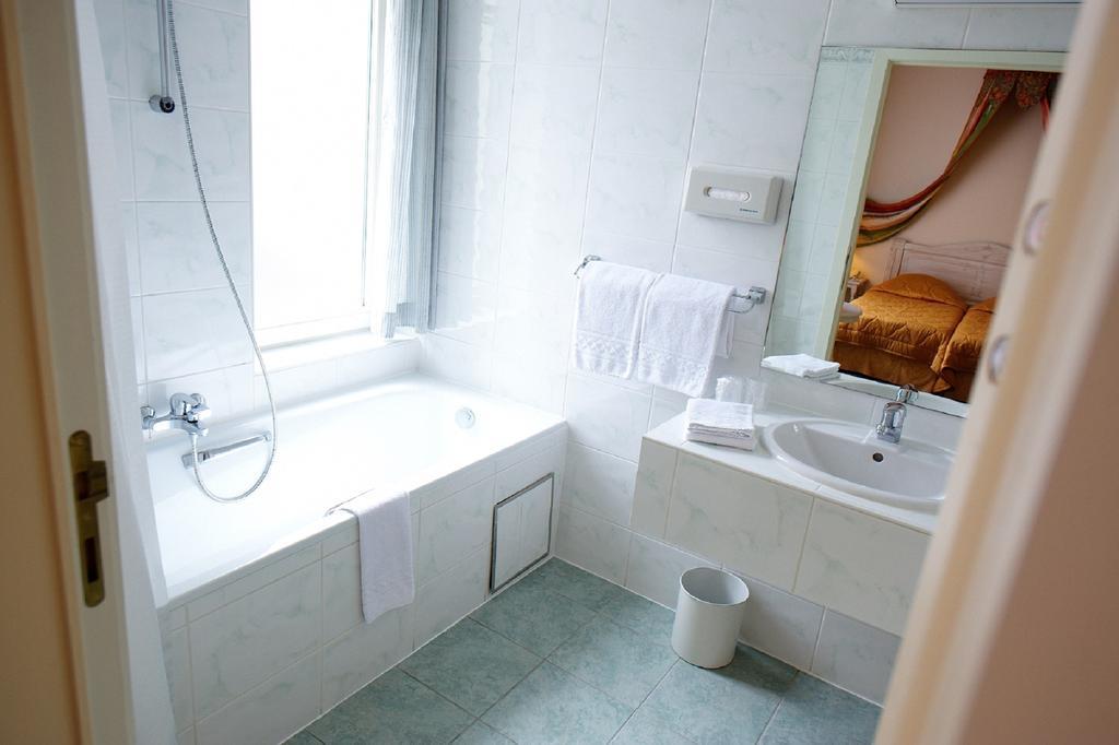 Hotel La Roseraie Wemmel Quarto foto